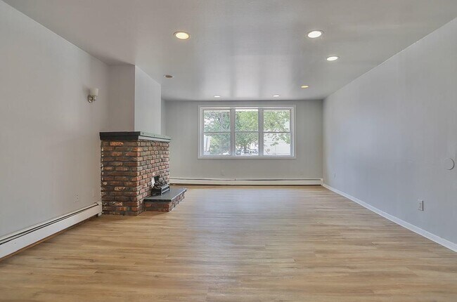 Building Photo - 97 Sanford Pl