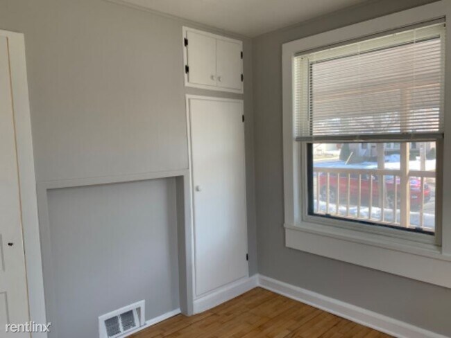 Foto del edificio - 2 br, 1 bath Apartment - 816 W. Winnebago St