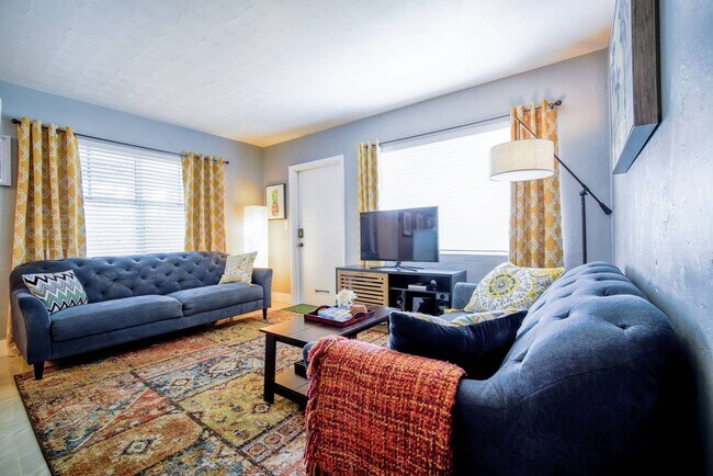 Sala de estar - 1505 NW 7th Ter