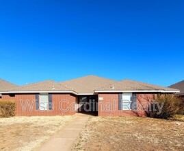 Building Photo - 520 N Chicago Ave