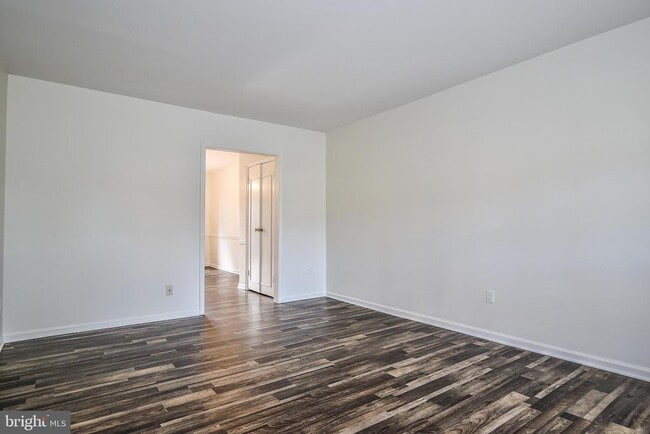 Building Photo - 6002 Stoneygate Ct