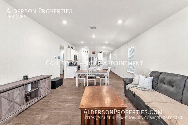 Building Photo - 4410 Lake Ritter St