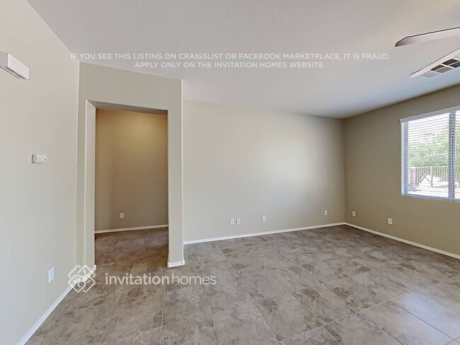 Foto del edificio - 14524 W Poinsettia Dr