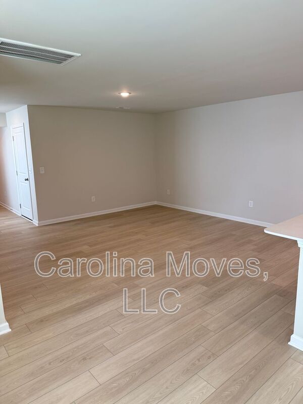 Foto del edificio - 820 Sandbach Rd