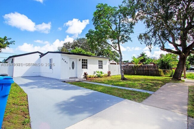 Foto del edificio - 3761 SW 45th Terrace