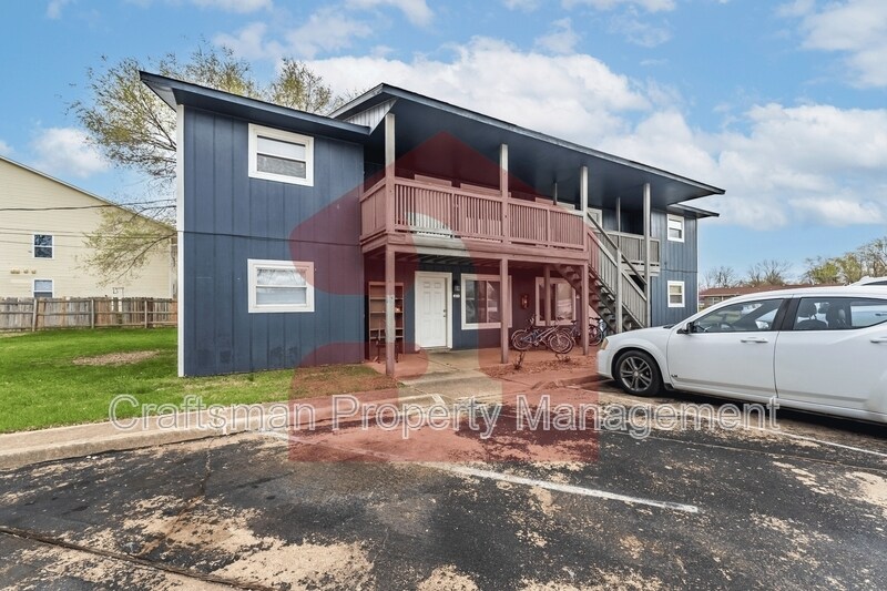 Foto principal - 411 S Cleveland St