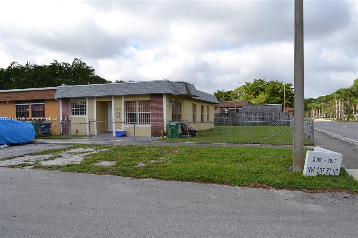 Primary Photo - 3928 NW 207th St