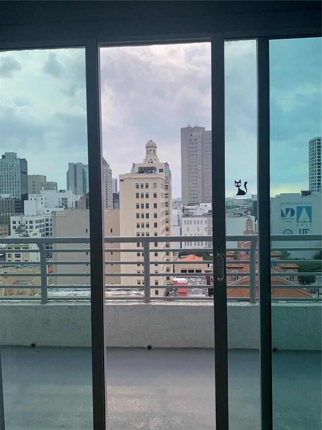 Foto del edificio - 133 NE 2nd Ave