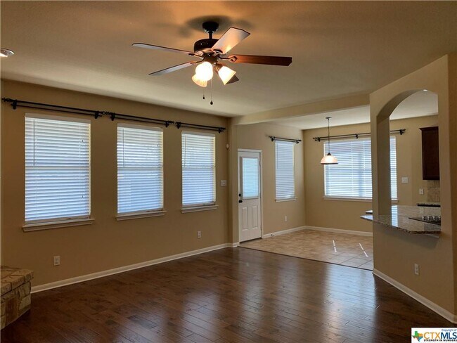 Building Photo - 398 Pecan Meadows