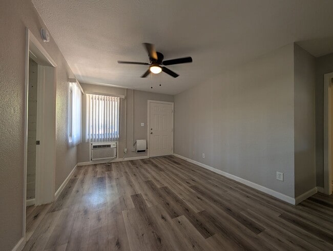 Foto del edificio - 2 BEDROOM APARTMENT IN DOWNTOWN LAS VEGAS