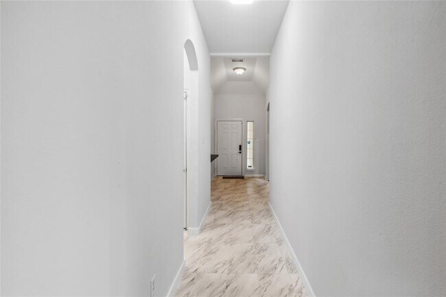 Building Photo - 16507 Strathmore Manor Ln