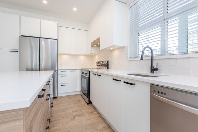 Building Photo - 33920 Best Av
