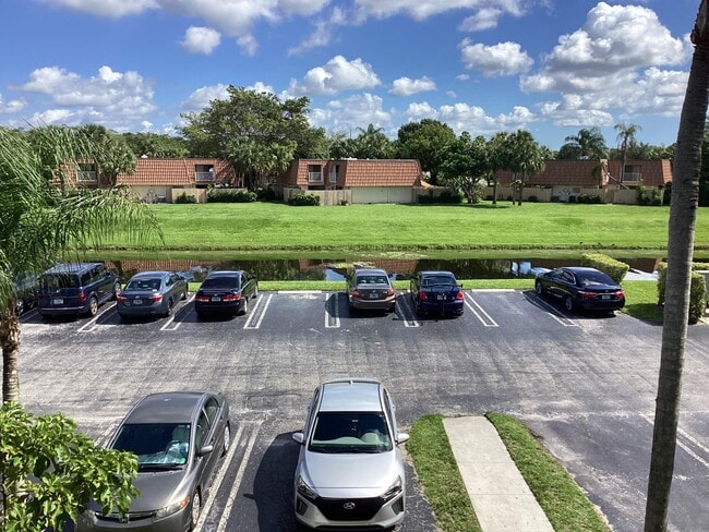 Building Photo - 1008 Green Pine Blvd