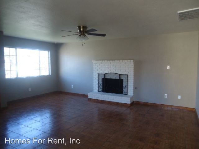 Building Photo - 561 Balmayne Way