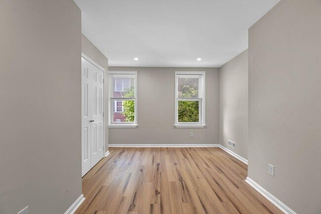 Foto del edificio - 2042 E Fayette St