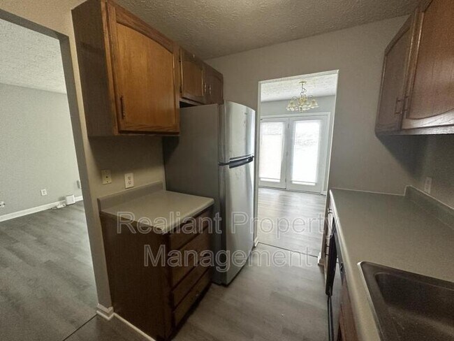 Building Photo - 124 Wichita Dr