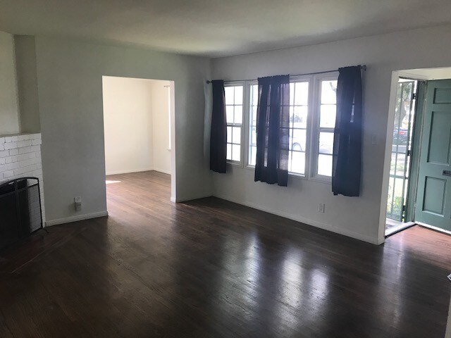 Foto del edificio - 3936 S Victoria Ave