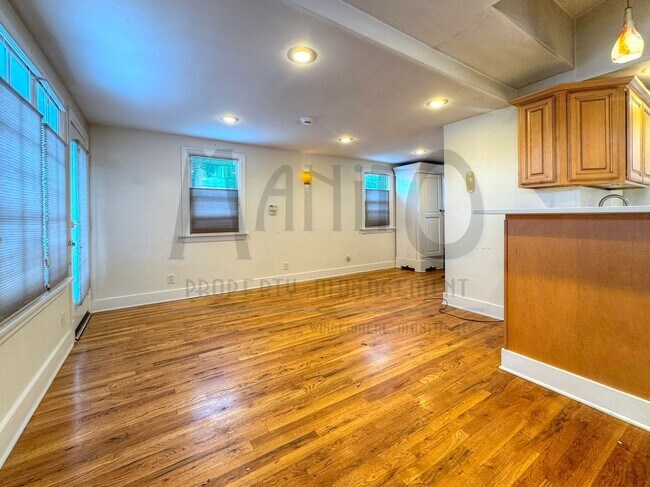 Foto del edificio - **COMING SOON** Spacious Windmill Studio Unit