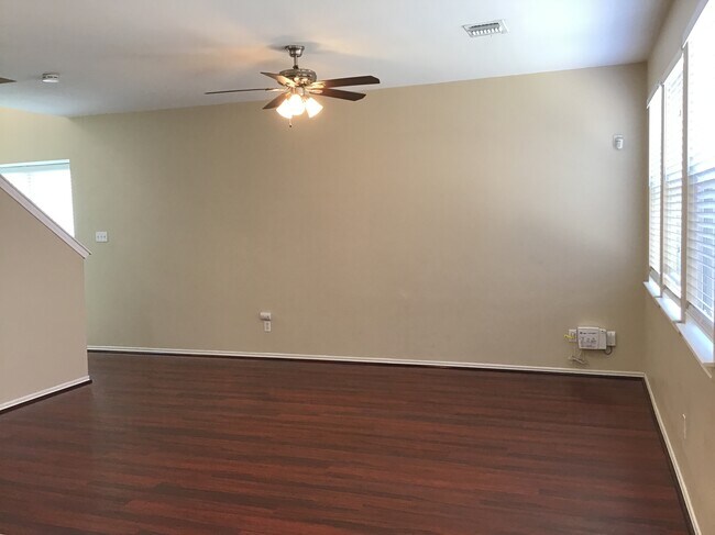 Foto del edificio - 16650 Beckland Ln