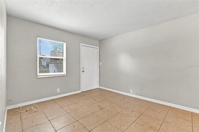 Foto del edificio - 1771 Russell St S