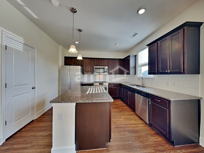 Foto del edificio - 5208 Lake Maxwell Dr