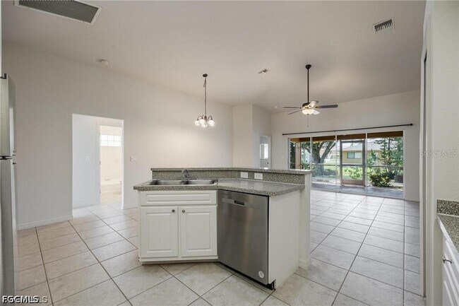 Building Photo - 4522 SW 7th Pl