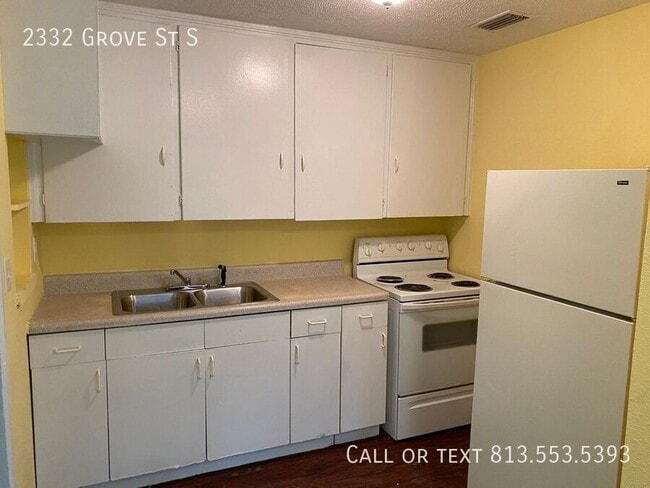 Building Photo - 2332 Grove St S