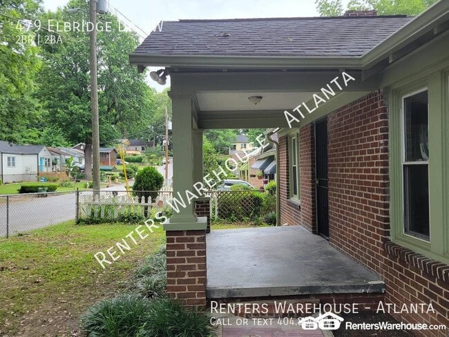 Building Photo - Solid 2 Bedroom Brick Bungalow in Grove Park