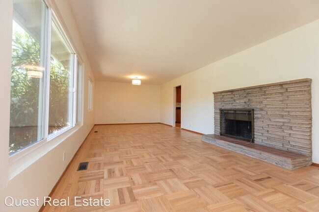 Building Photo - 3 br, 2 bath House - 3944 Kingridge Drive