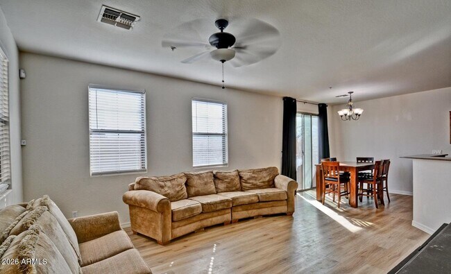 Foto del edificio - 8169 W Groom Creek Rd