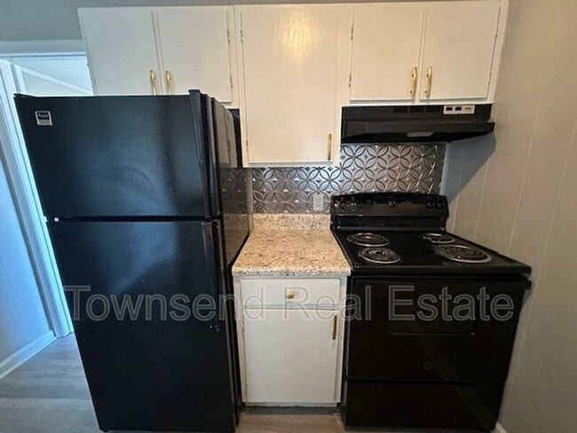 Foto del edificio - 5850-E Century Oaks Drive