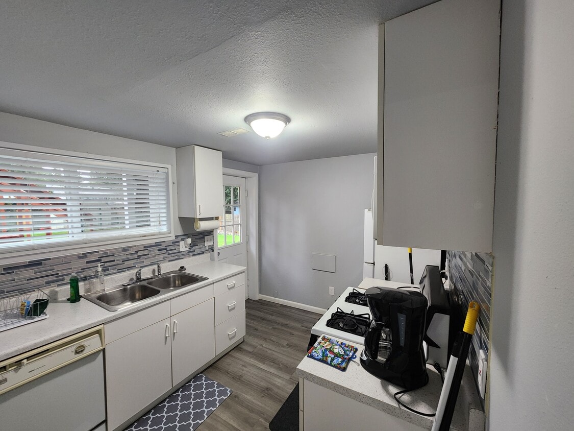 Foto principal - 6109 NE 204th St