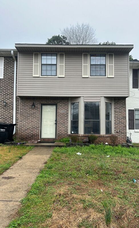 Building Photo - 2227 Cheshire Dr