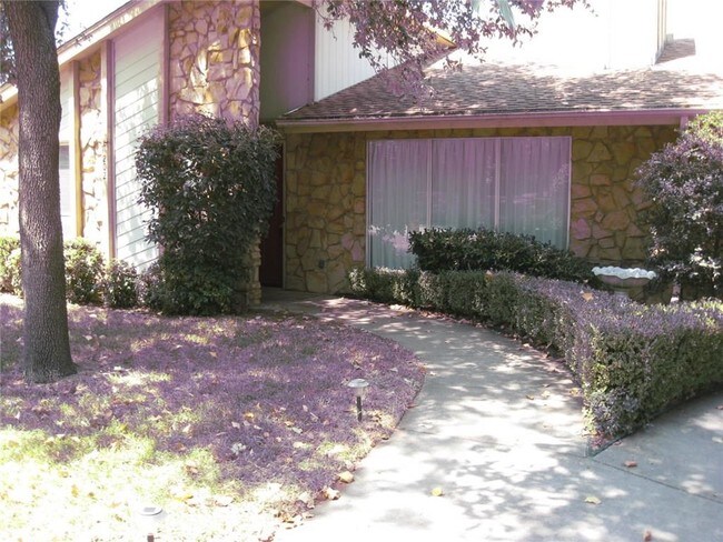 Foto del edificio - 200 Hollyhill Ln