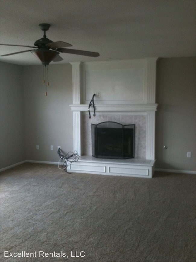 Building Photo - 3 br, 3 bath House - 1231 SE Rosehill Dr.