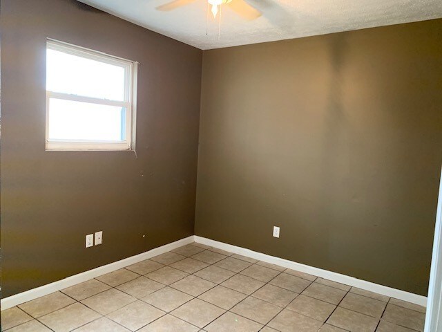 Building Photo - 2 Bedroom Aptartment Marion Illinois