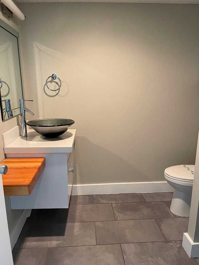 Building Photo - 2927 E Fairmount Ave