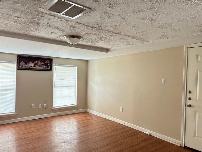 Building Photo - 9315 Laura Koppe Rd