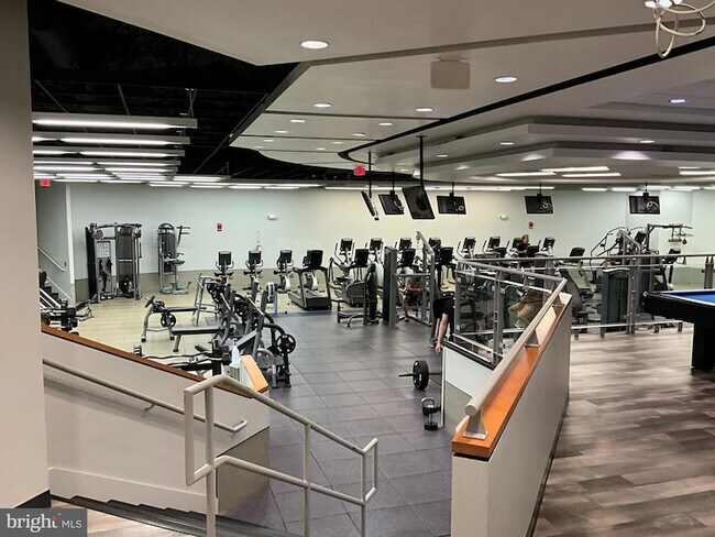 Foto del edificio - 1021 Arlington Blvd