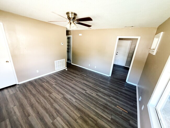 Building Photo - 501 Wynhurst Ct