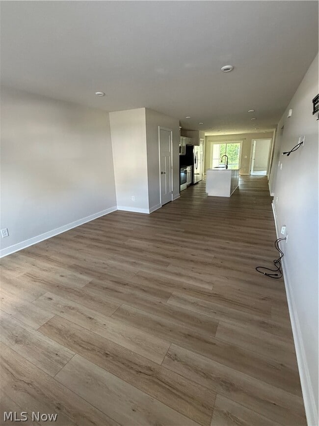 Building Photo - 1288 Divot Cir