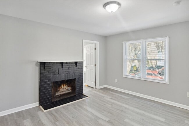 Foto del edificio - 1227 E 38th St