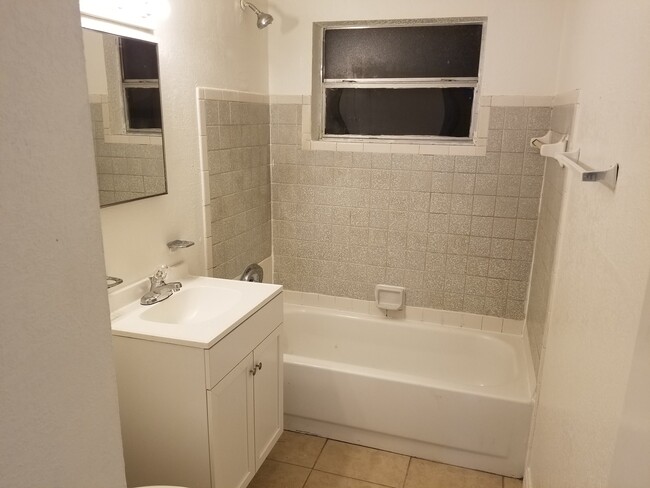 Foto del edificio - Affordable Three-Bedroom Home