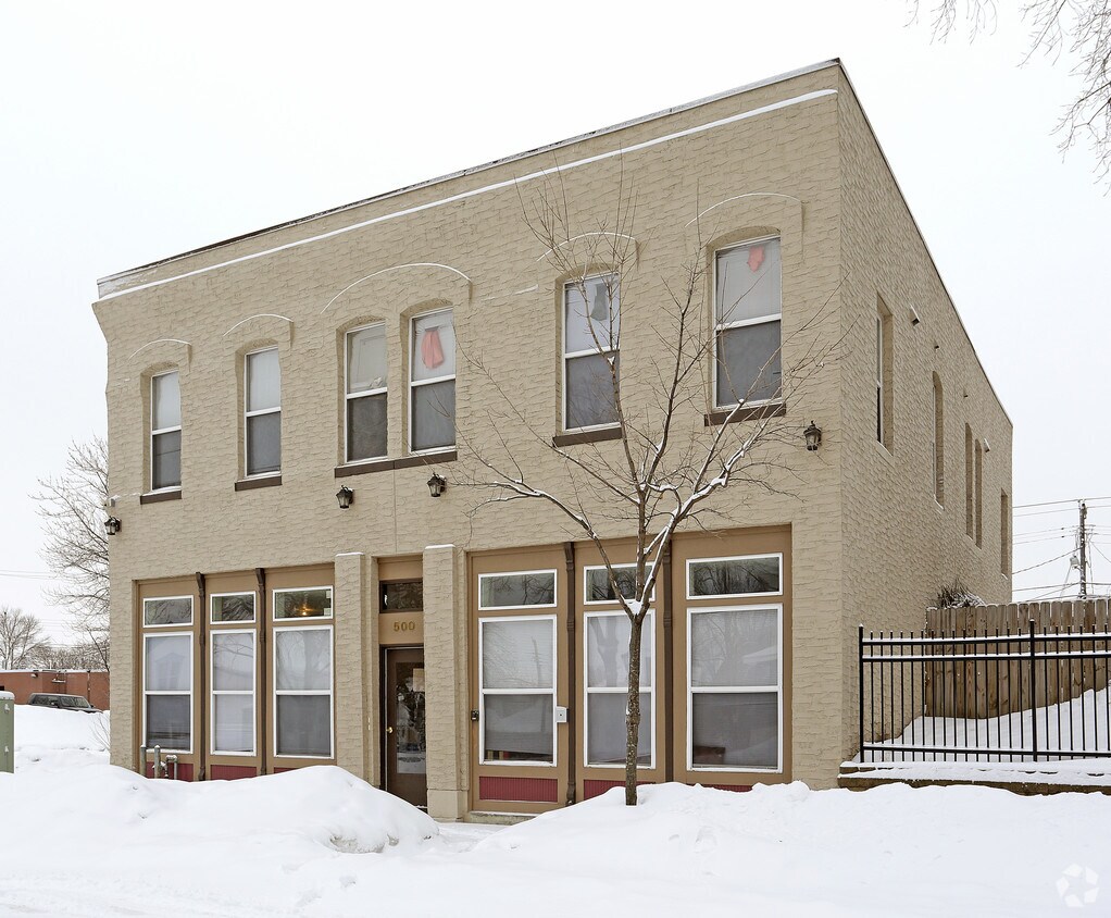 Primary Photo - 500 Sherburne Ave