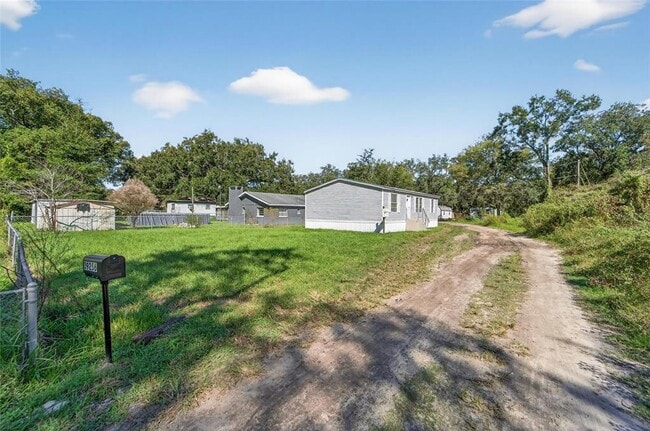 Building Photo - 39256 Lizabeth Cir