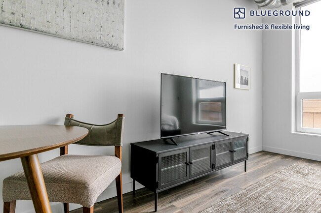 Foto del edificio - 61 W Erie St