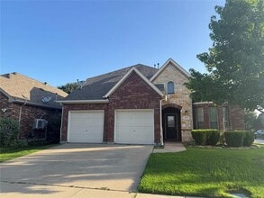 Building Photo - 843 Lake Forest Trl