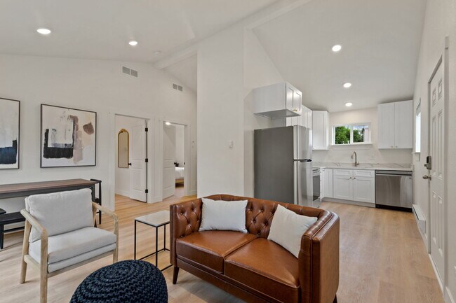 Sala de estar y cocina - 121 2nd St SE