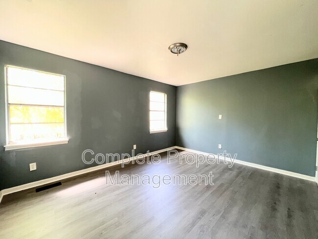 Building Photo - 1237 Frisco St