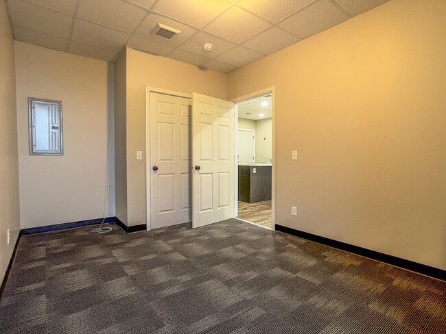 Foto del edificio - 101 N Mill St